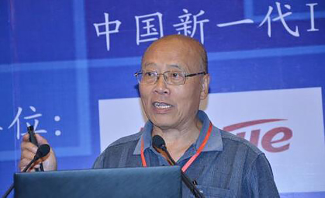 资深信息化专家、原中国信息协会副会长胡小明发表了题为《对新型智慧城市建设顶层设计的思考》的精彩演讲