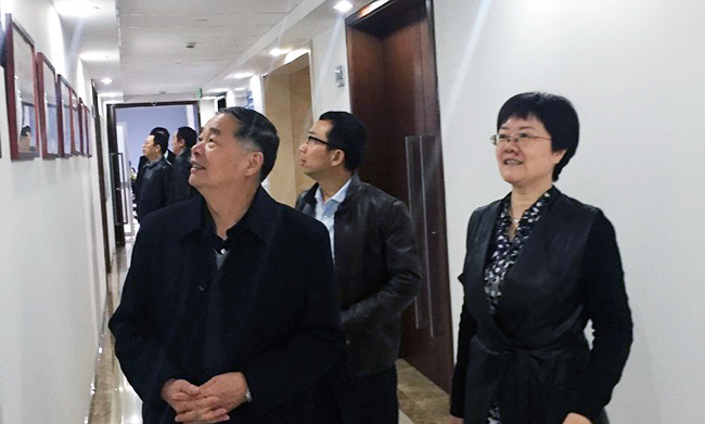 工信部原副部长杨学山一行莅临舟山摩域体育平台集团考察指导