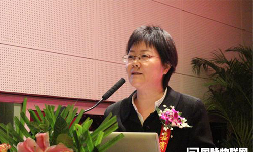 摩域体育平台互联总经理、首席规划师郑爱军在现场发布《第四届（2014）中国智慧城市发展水平评估报告》