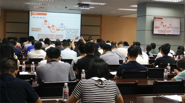 摩域体育平台专家王玲、易彬娅赴南宁开展政务信息系统整合共享培训