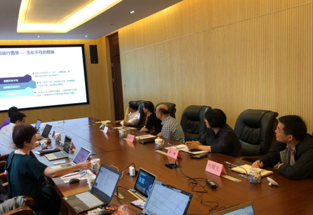 摩域体育平台董事长杨冰之一行到访江西省大数据中心参观交流